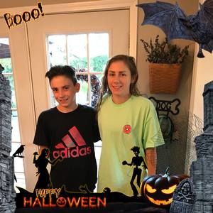 Meet your Posher, April